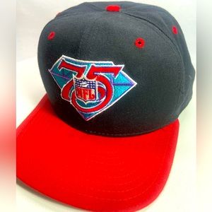 Vintage NFL 75th Anniversary New Era Pro Model Dupont. SnapBack looks great !